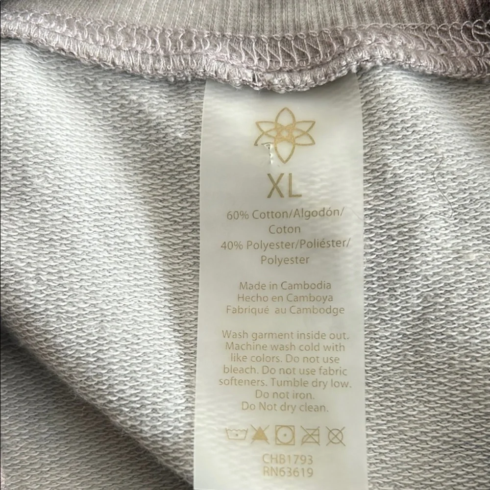 Chic Tie-Dye Sweatshirt in Plum and Gray - Picture 6 of 6